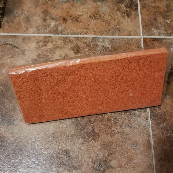 Fine Red Rubber Float - Picture 3 of 3